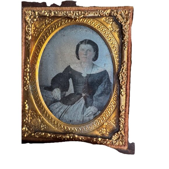 Antique Daguerreotype 1850s, Beautiful Dress, Young Husband & Wife Pair In Case - Picture 3 of 13